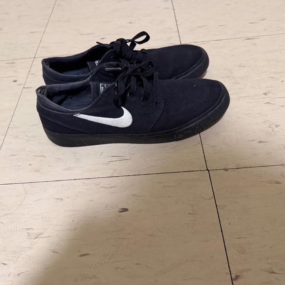 Nike Stefan Janoski - Picture 1 of 3